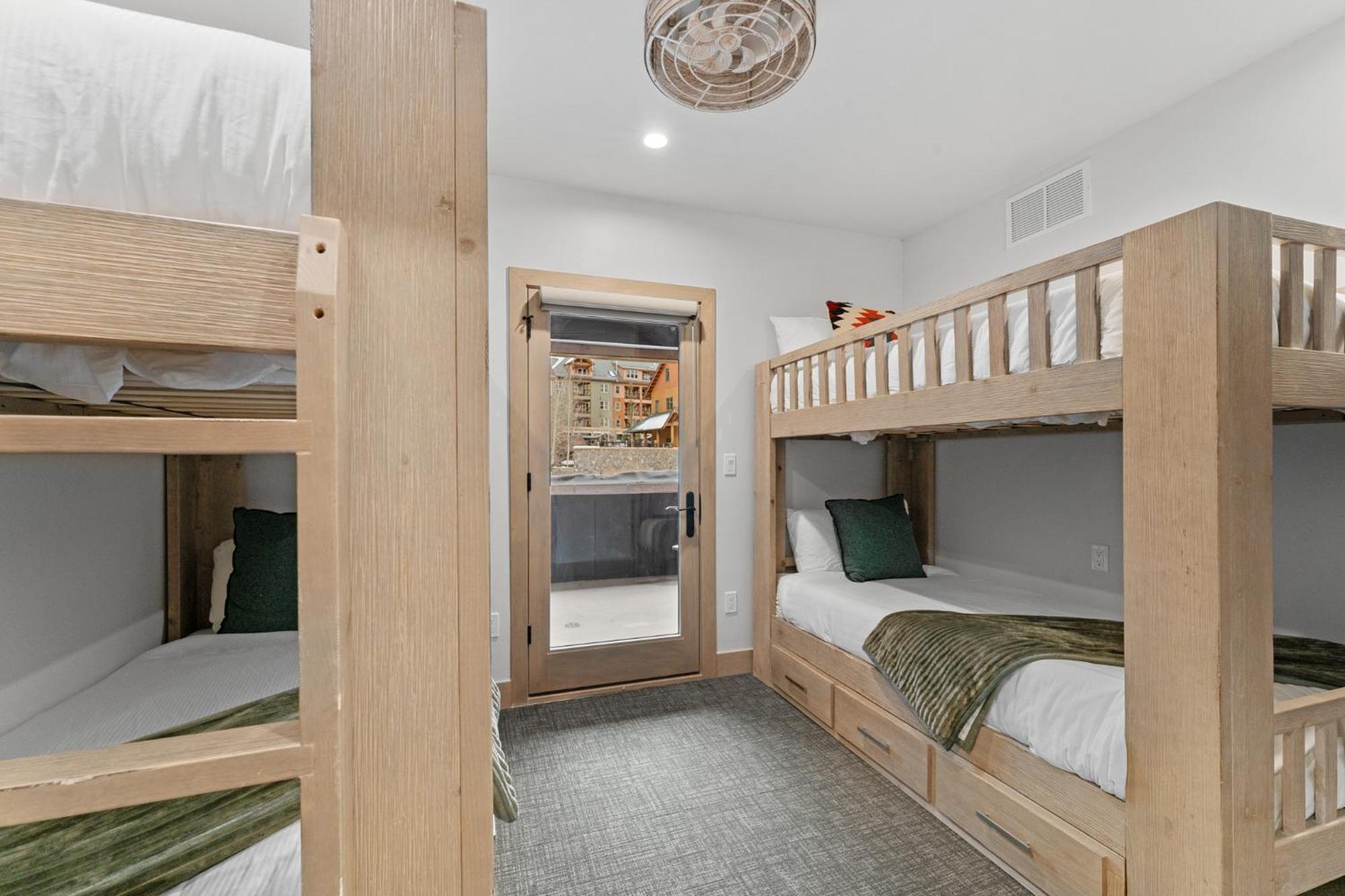 Inas Way Townhomes Unit D By Summit County Mountain Retreats 基斯通 外观 照片